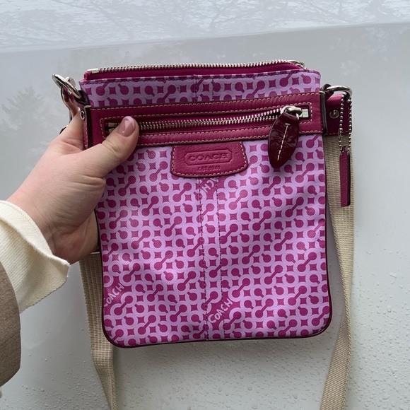 Pink Coach Purse Y2K vibes - Picture 3 of 6